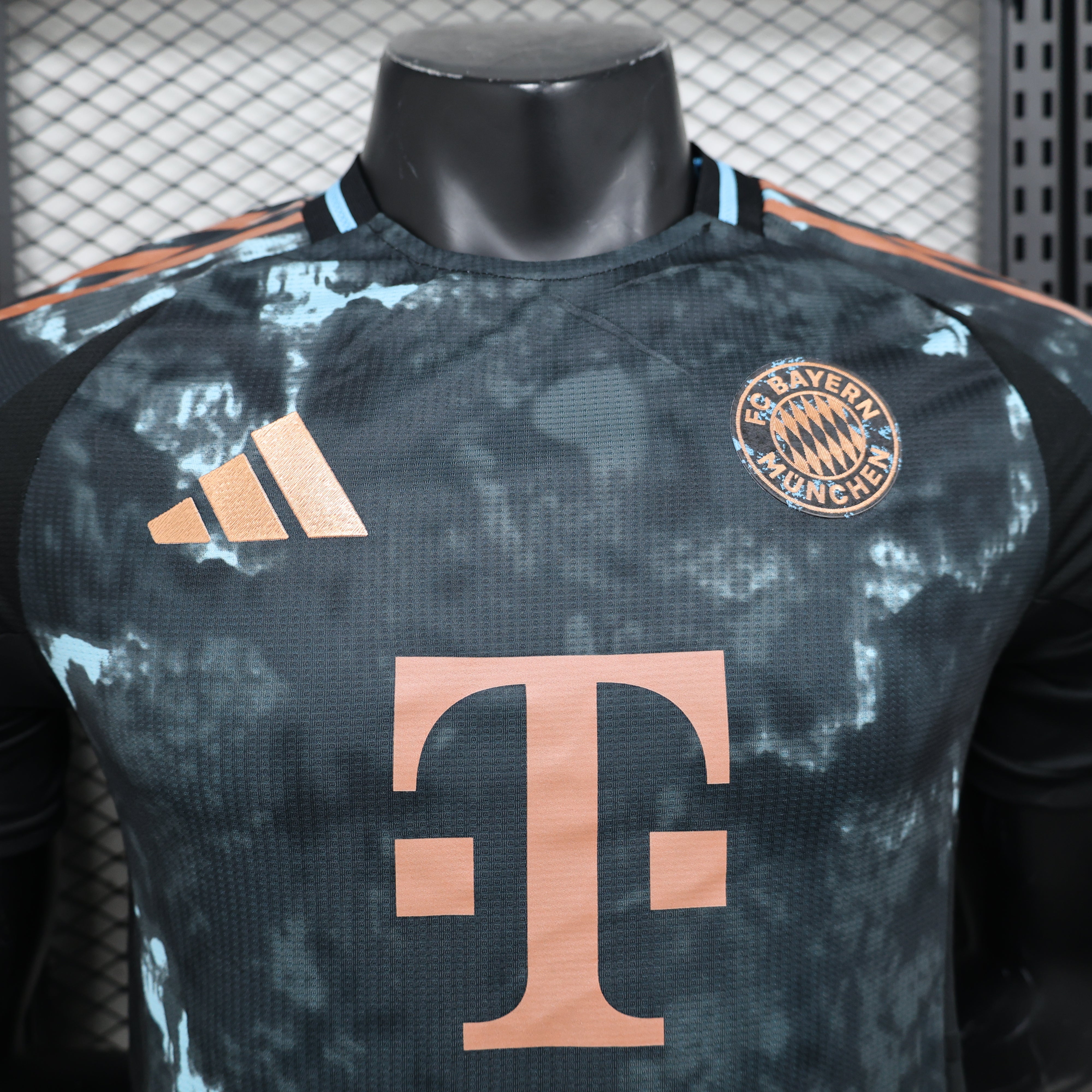 MAILLOT BAYERN MUNICH EXTERIEUR PLAYER 2024/2025