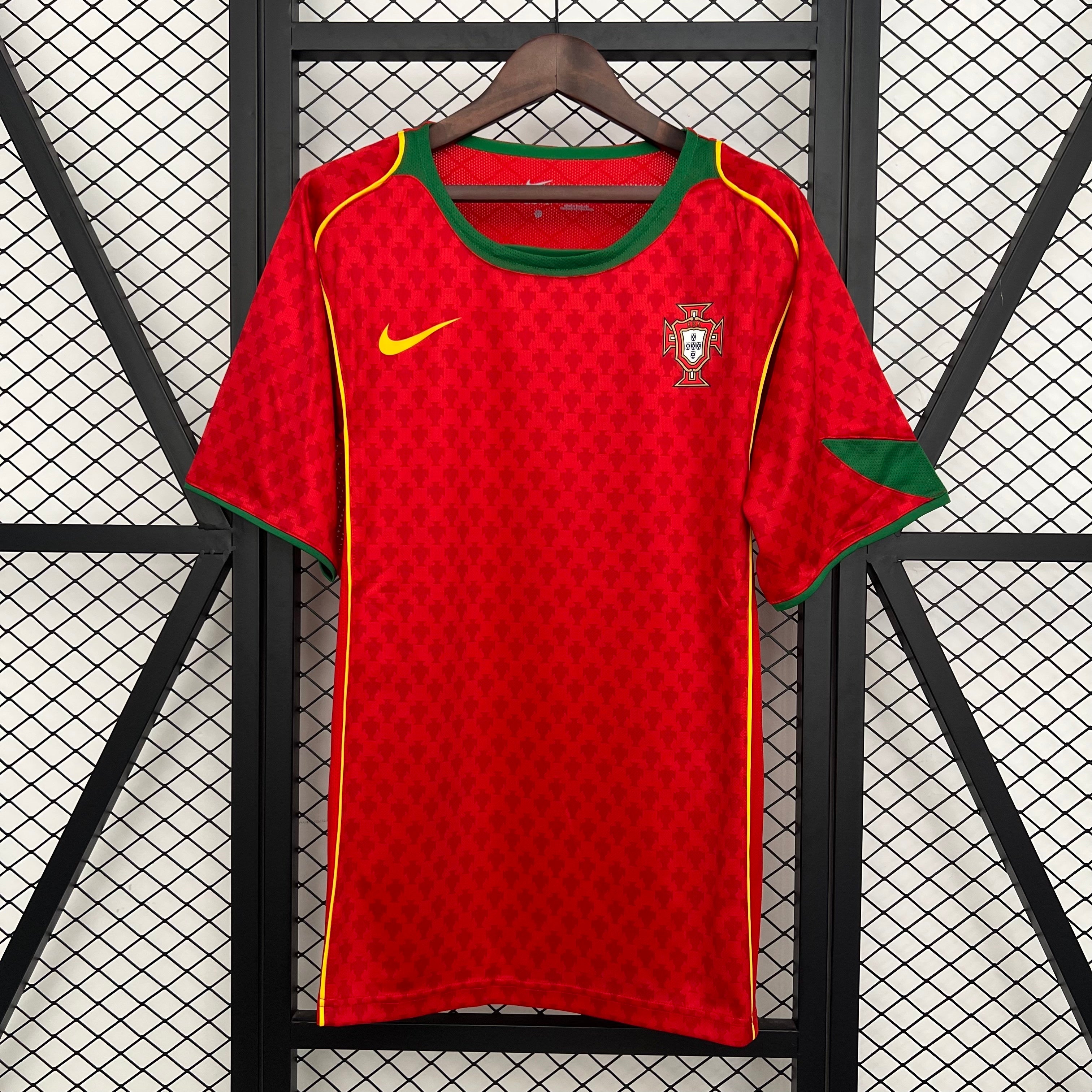 MAILLOT RÉTRO PORTUGAL DOMICILE 2004