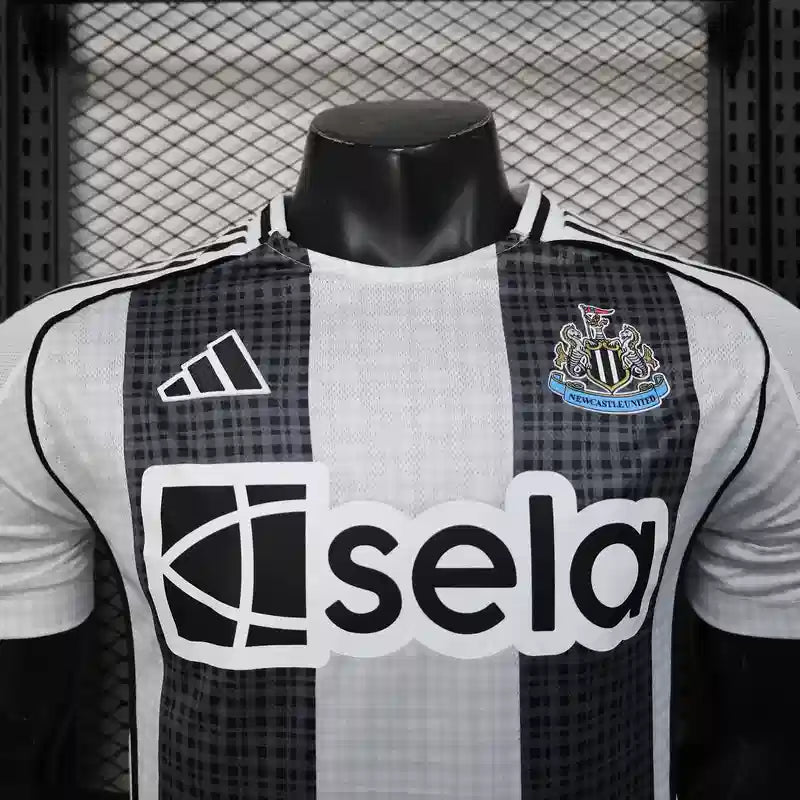 MAILLOT NEWCASTLE DOMICILE PLAYER 2025/2026