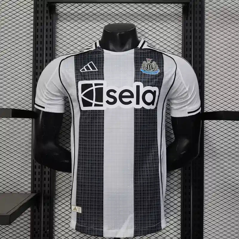 MAILLOT NEWCASTLE DOMICILE PLAYER 2025/2026