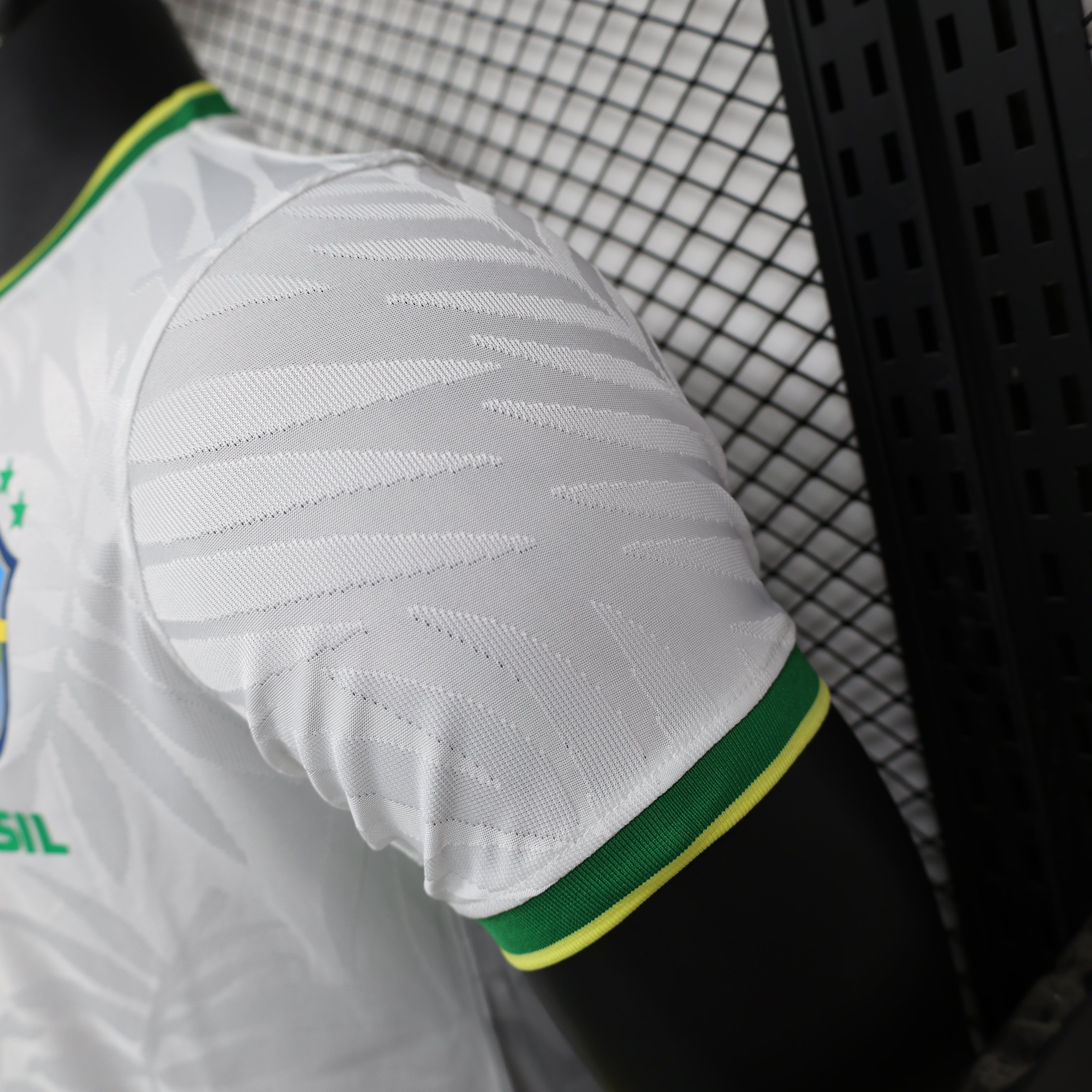 MAILLOT BRÉSIL ÉDITION SPÉCIALE PIGEON BLANC PLAYER