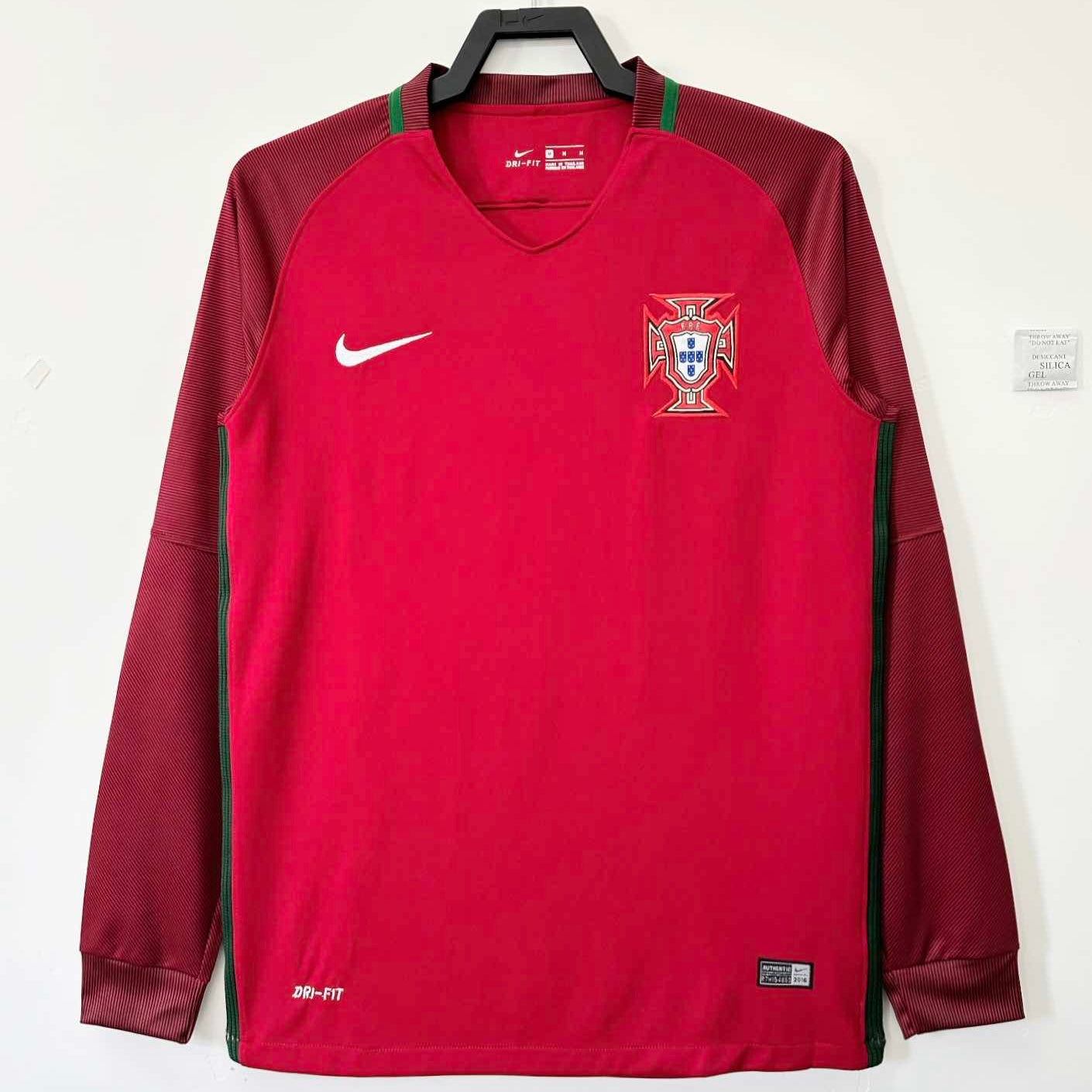 MAILLOT RÉTRO PORTUGAL DOMICILE 2016 VERSION MANCHES LONGUES