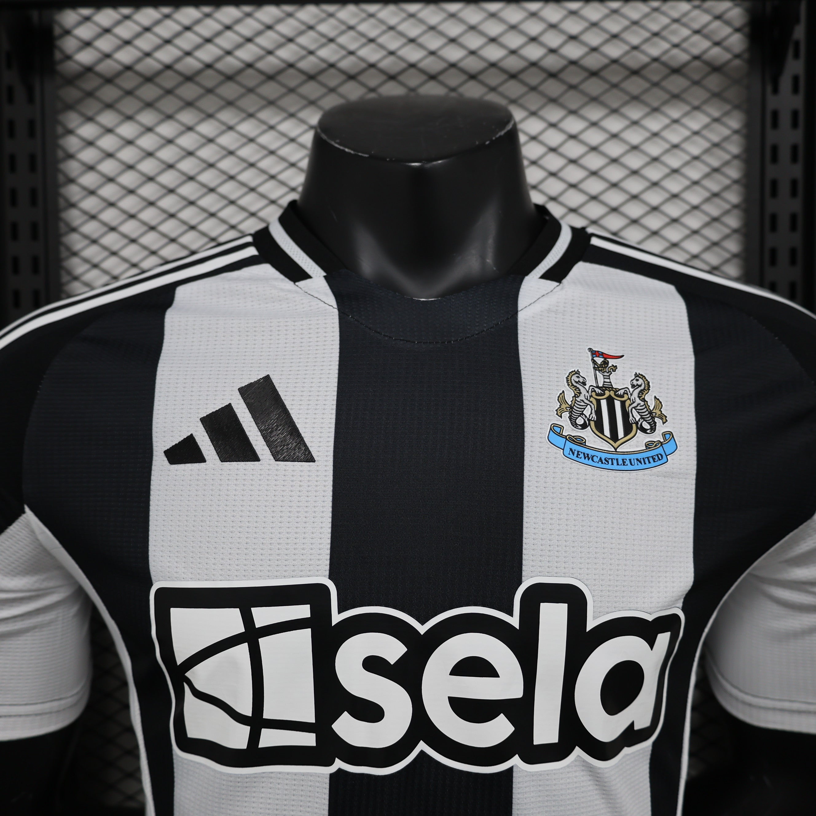 MAILLOT NEWCASTLE DOMICILE PLAYER 2024/2025