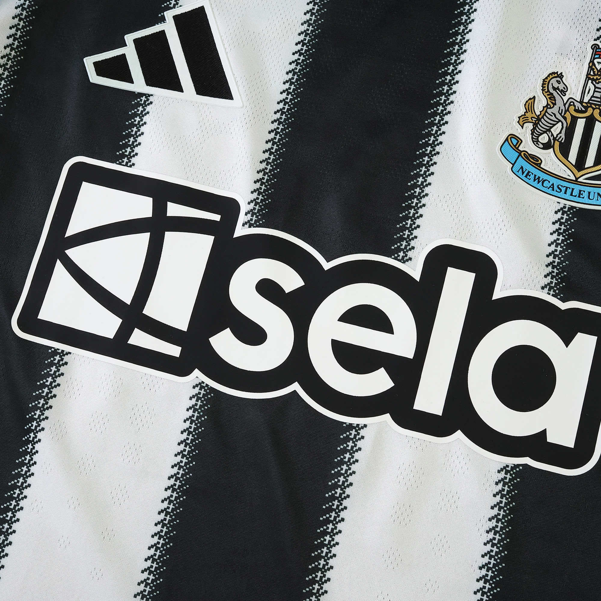 MAILLOT NEWCASTLE DOMICILE PLAYER 2025/2026