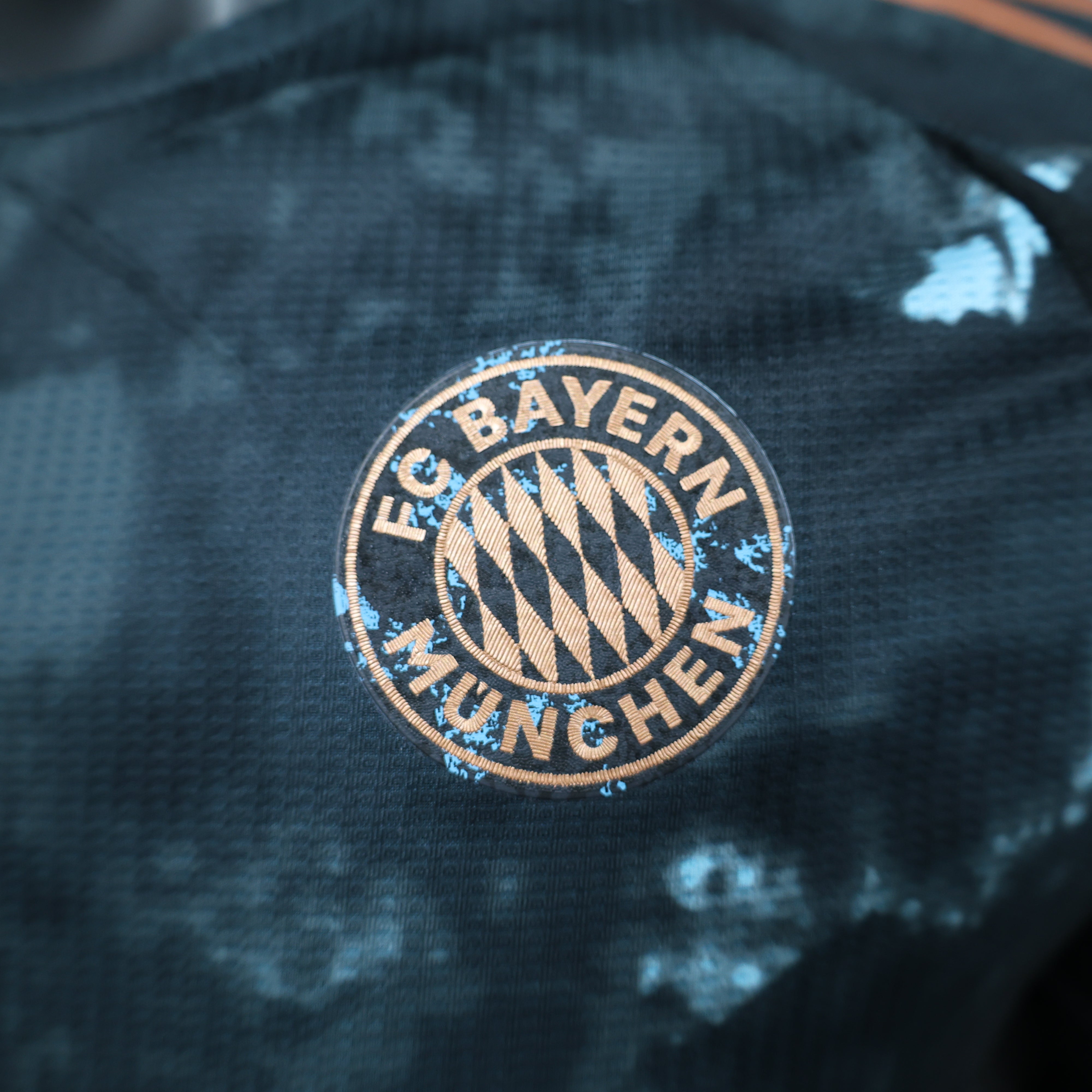 MAILLOT BAYERN MUNICH EXTERIEUR PLAYER 2024/2025