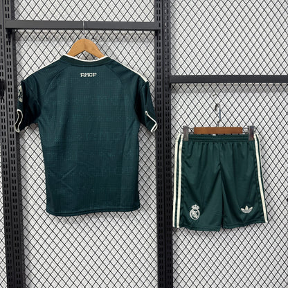 MAILLOT ENFANT REAL MADRID EXTÉRIEUR 2026/2027