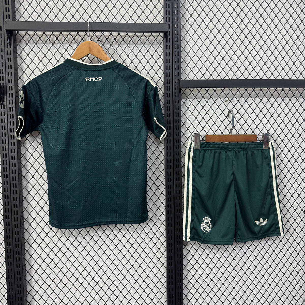 MAILLOT ENFANT REAL MADRID EXTÉRIEUR 2026/2027