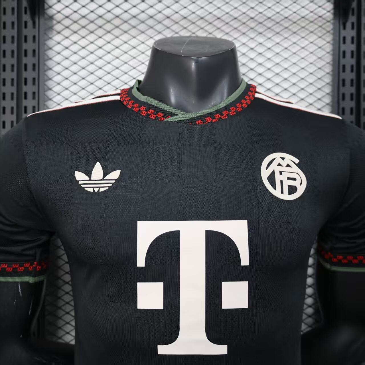 MAILLOT BAYERN MUNICH THIRD PLAYER 2025/2026