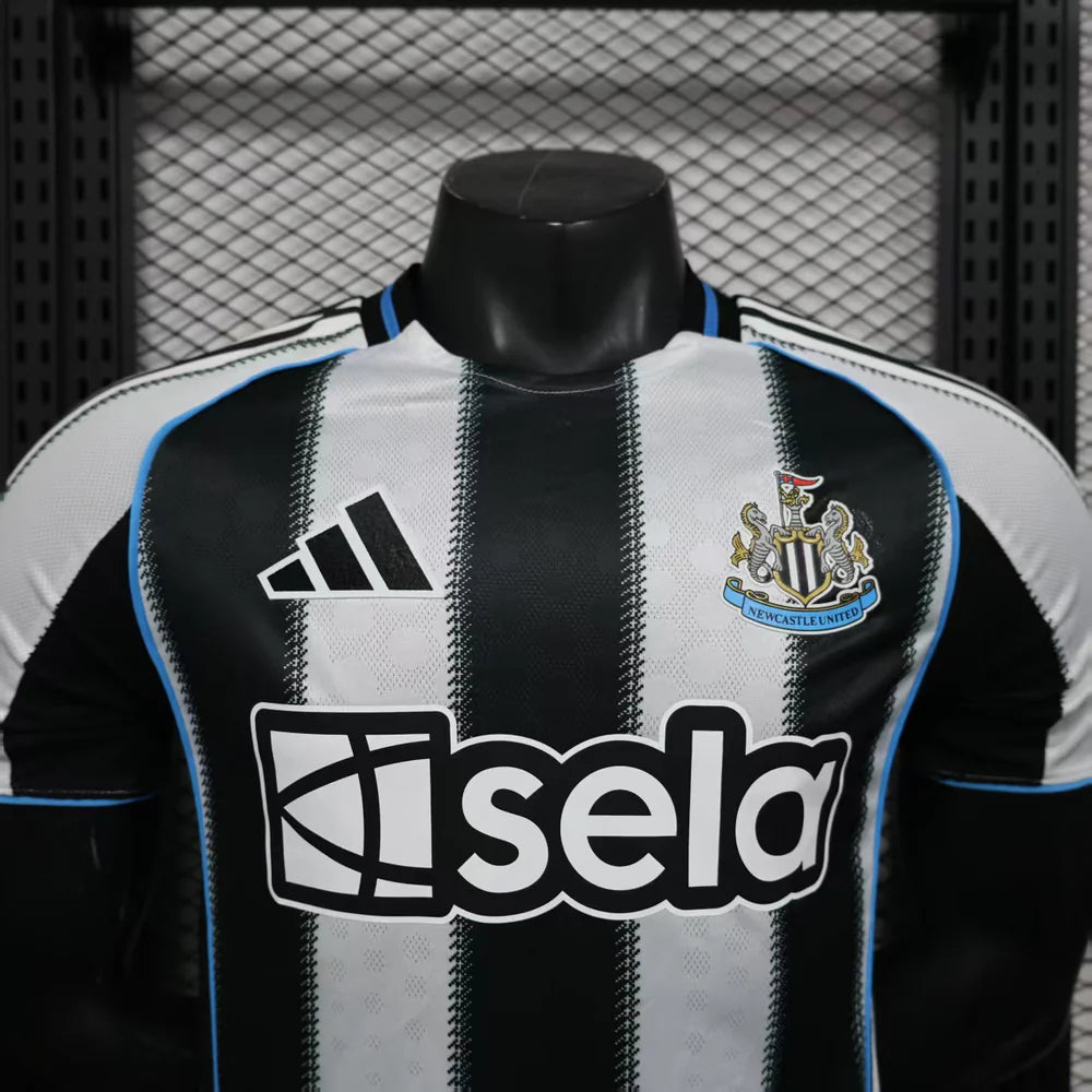 MAILLOT NEWCASTLE DOMICILE PLAYER 2025/2026