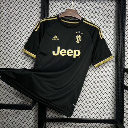 MAILLOT RÉTRO JUVENTUS THIRD 2015/16