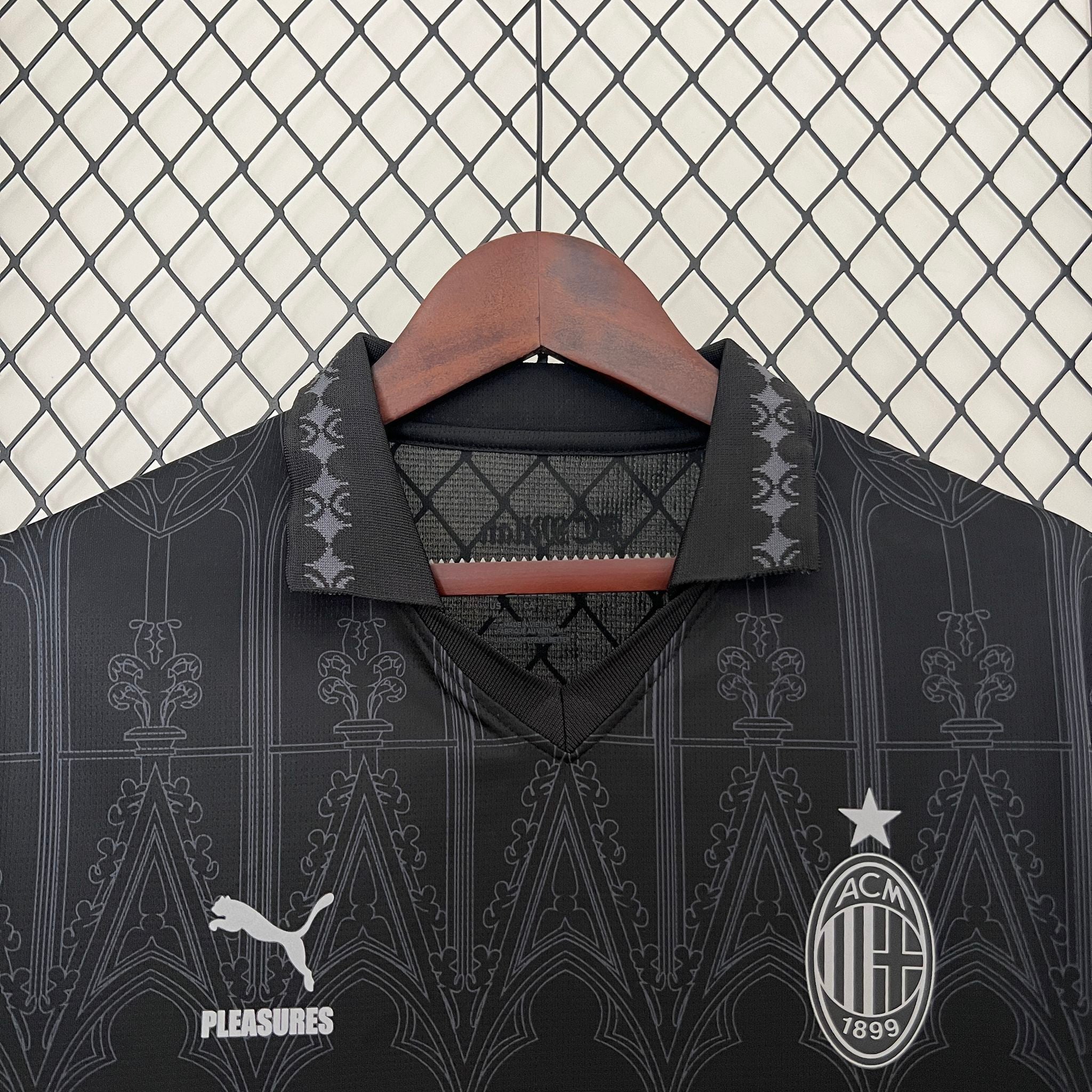 MAILLOT AC MILAN EDITION PLEASURES FOURTH NOIR FAN 2023/2024