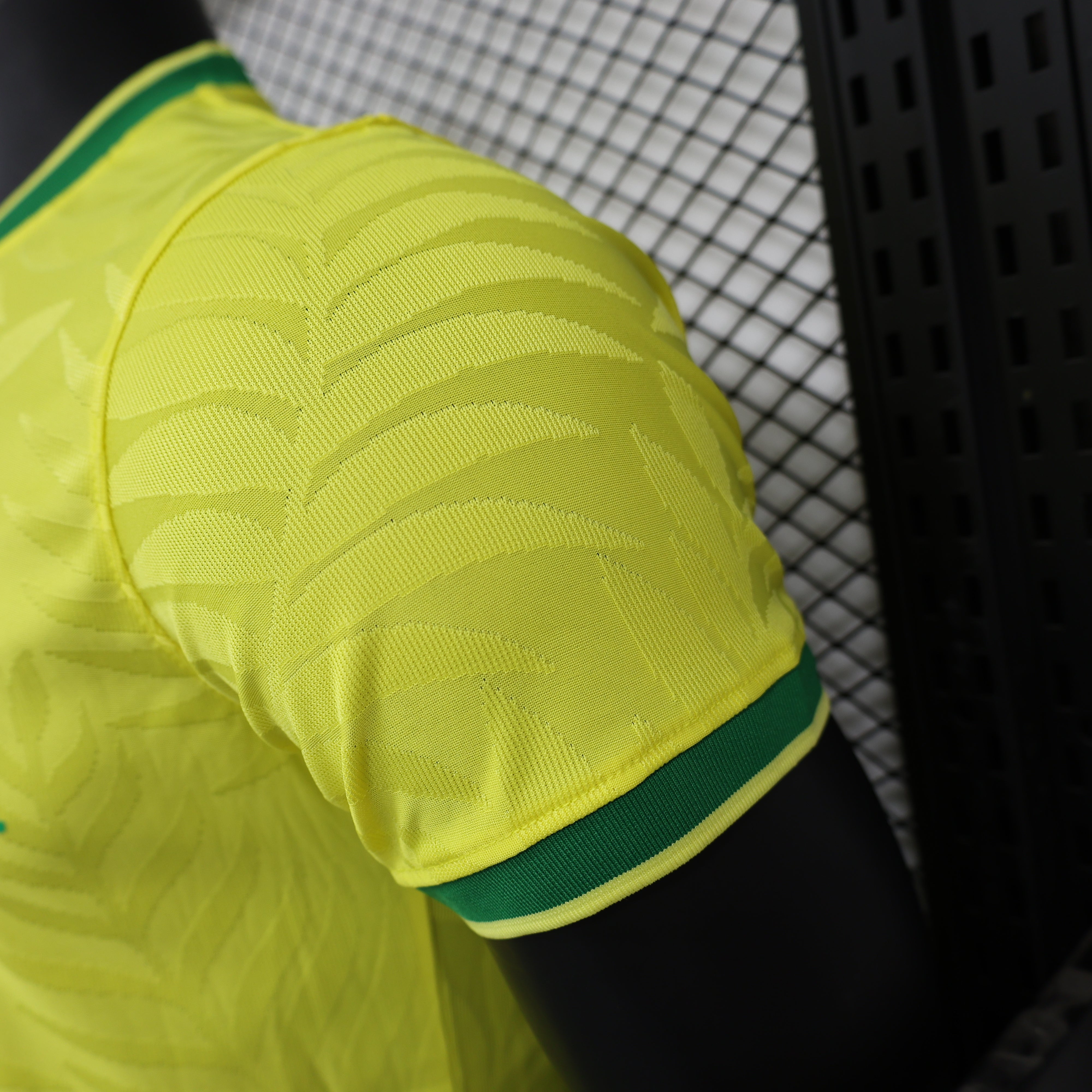 MAILLOT BRÉSIL ÉDITION SPÉCIALE PIGEON JAUNE PLAYER