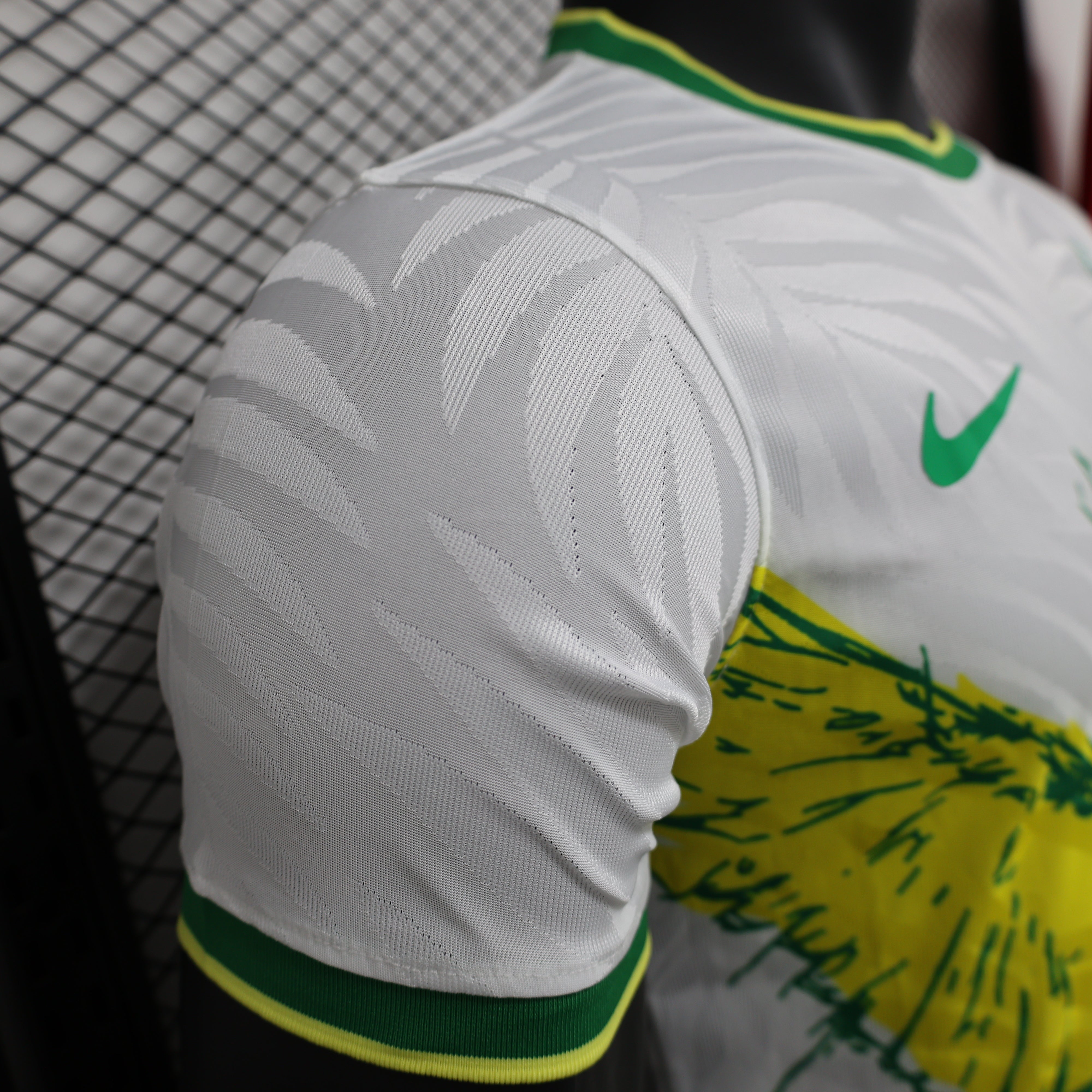 MAILLOT BRÉSIL ÉDITION SPÉCIALE PIGEON BLANC PLAYER