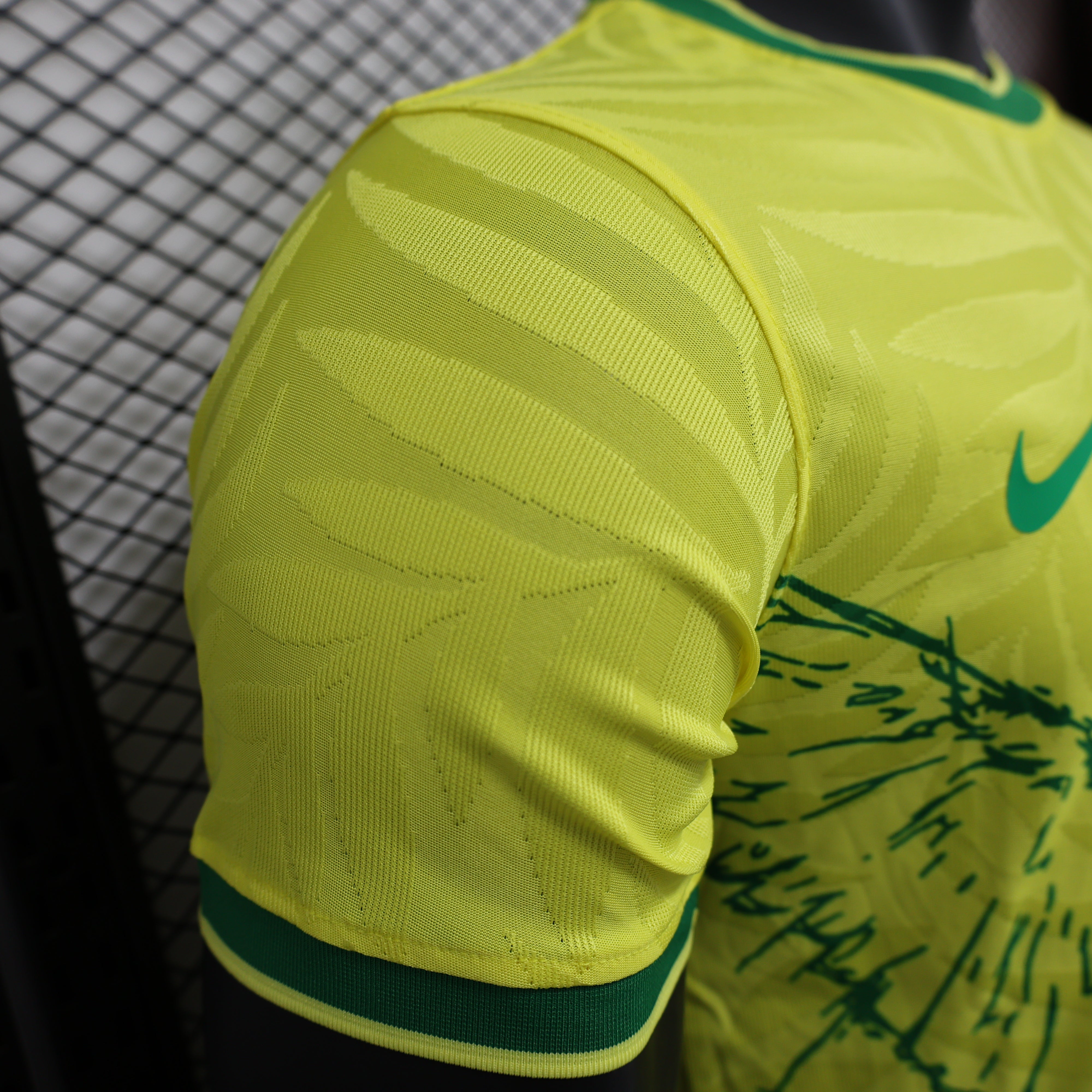 MAILLOT BRÉSIL ÉDITION SPÉCIALE PIGEON JAUNE PLAYER