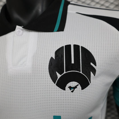 MAILLOT NEWCASTLE THIRD PLAYER 2024/2025